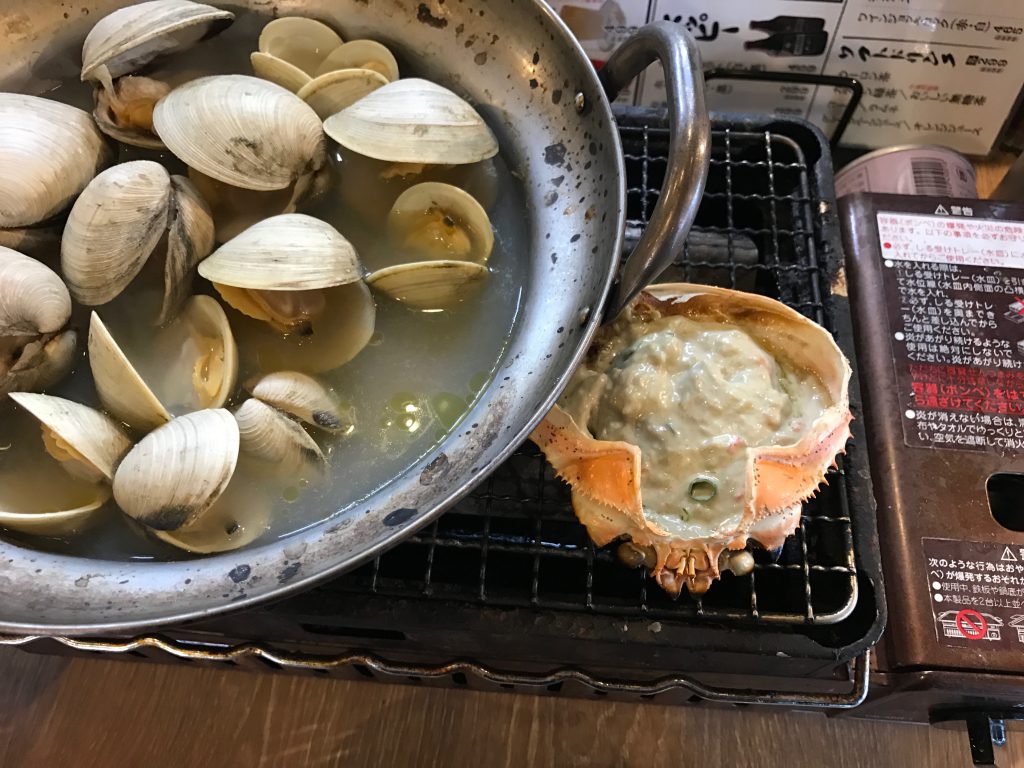 ホンビノス酒蒸しと蟹味噌甲羅焼き